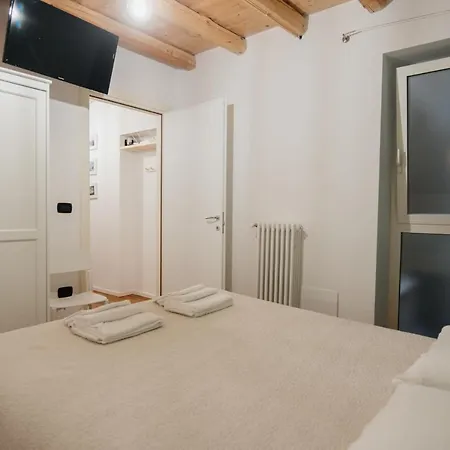 Nell'antico Borgo Nocleg ze śniadaniem 4*