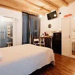 Alojamento de Acomodação e Pequeno-almoço Nell'antico Borgo 4*
