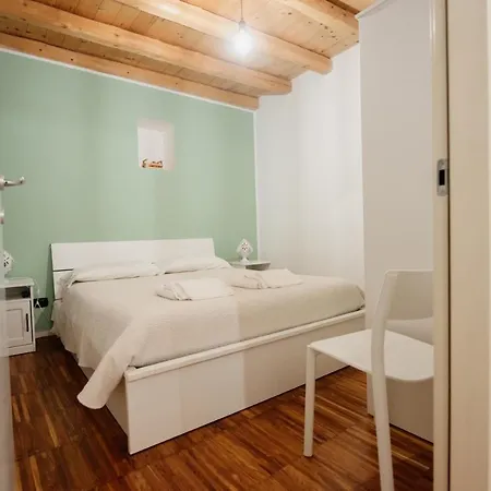 Nell'antico Borgo Bed and Breakfast 4*